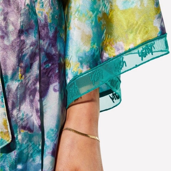 🆕Sattin Pretty Mini Robe - Fabletics - Picture 8 of 15